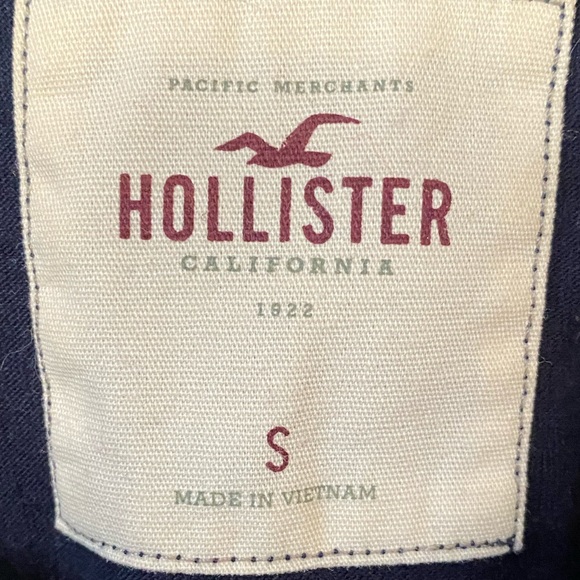 Hollister Navy Top - Picture 2 of 2